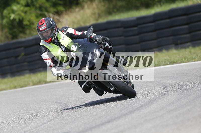 /27 12.06.2025 Ducati Schweiz Trackday Warmup  ADR/gelb-jeaune/42